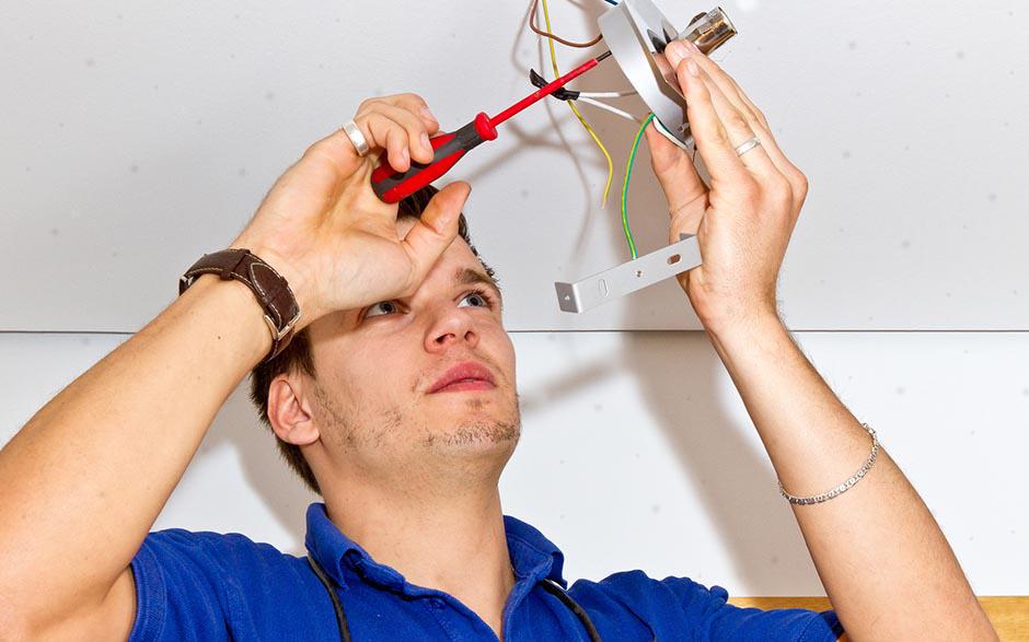 je recherche un électricien Combs-la-Ville